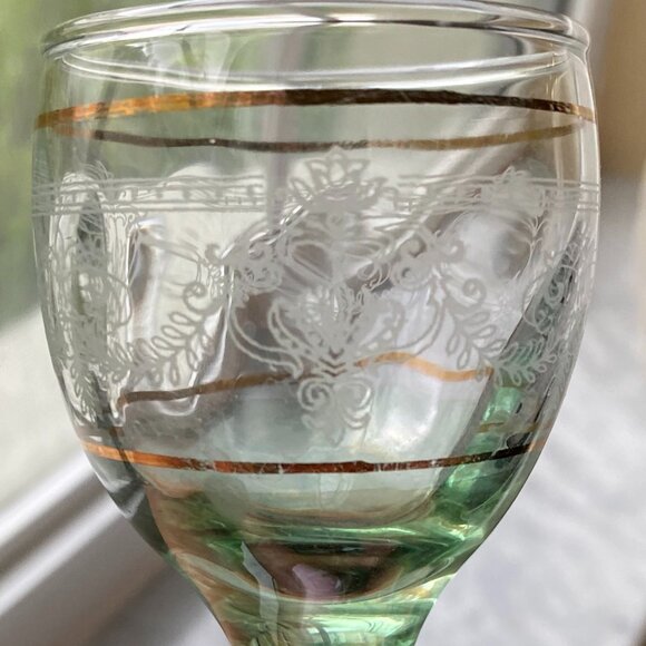 Crystal Etched Filagree Motif Clear Green & Gold Vintage Cordial Stemed Glass - Picture 6 of 6